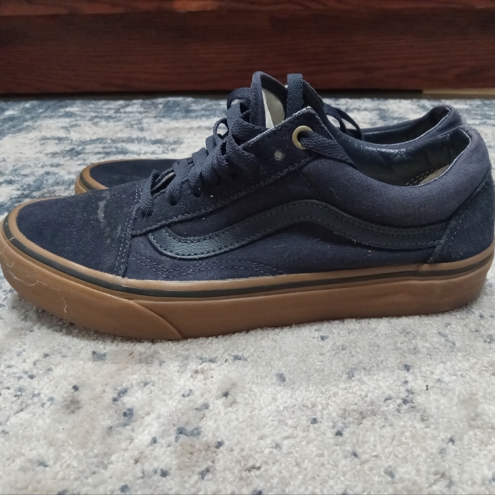Vans Low Top Navy Old Skool Gumsole Sneakers M 7, W 8.5